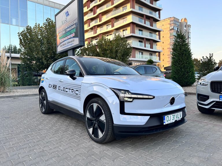 EX30 ULTRA TWIN MOTOR PERFORMANCE AWD