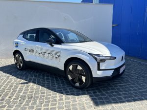 Volvo EX30 Single Motor Extended Range Ultra RWD